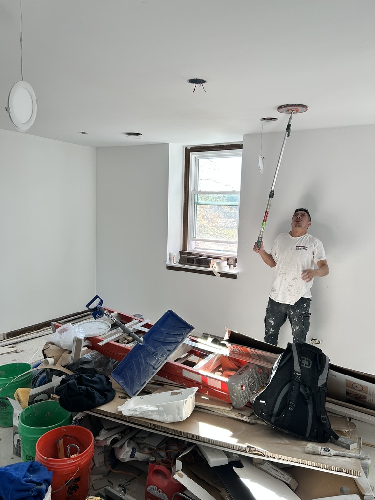 Drywall remodeling & interior transformation, Preparation · Ceiling sanding