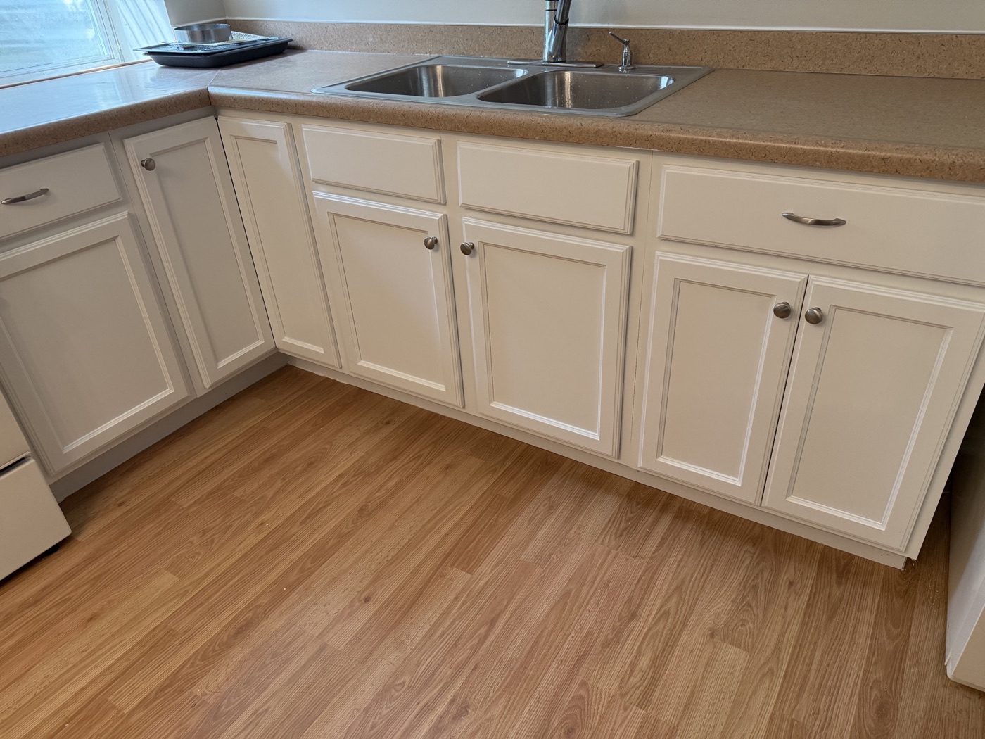 White kitchen cabinet refinishing, project photo 15