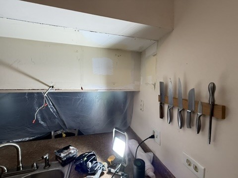 Kitchen Interior Restoration, Preparation · Wall surfaces beside the sink