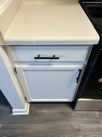 Monroe apartment cabinets · Pure White, Pure White · Base cabinet detail