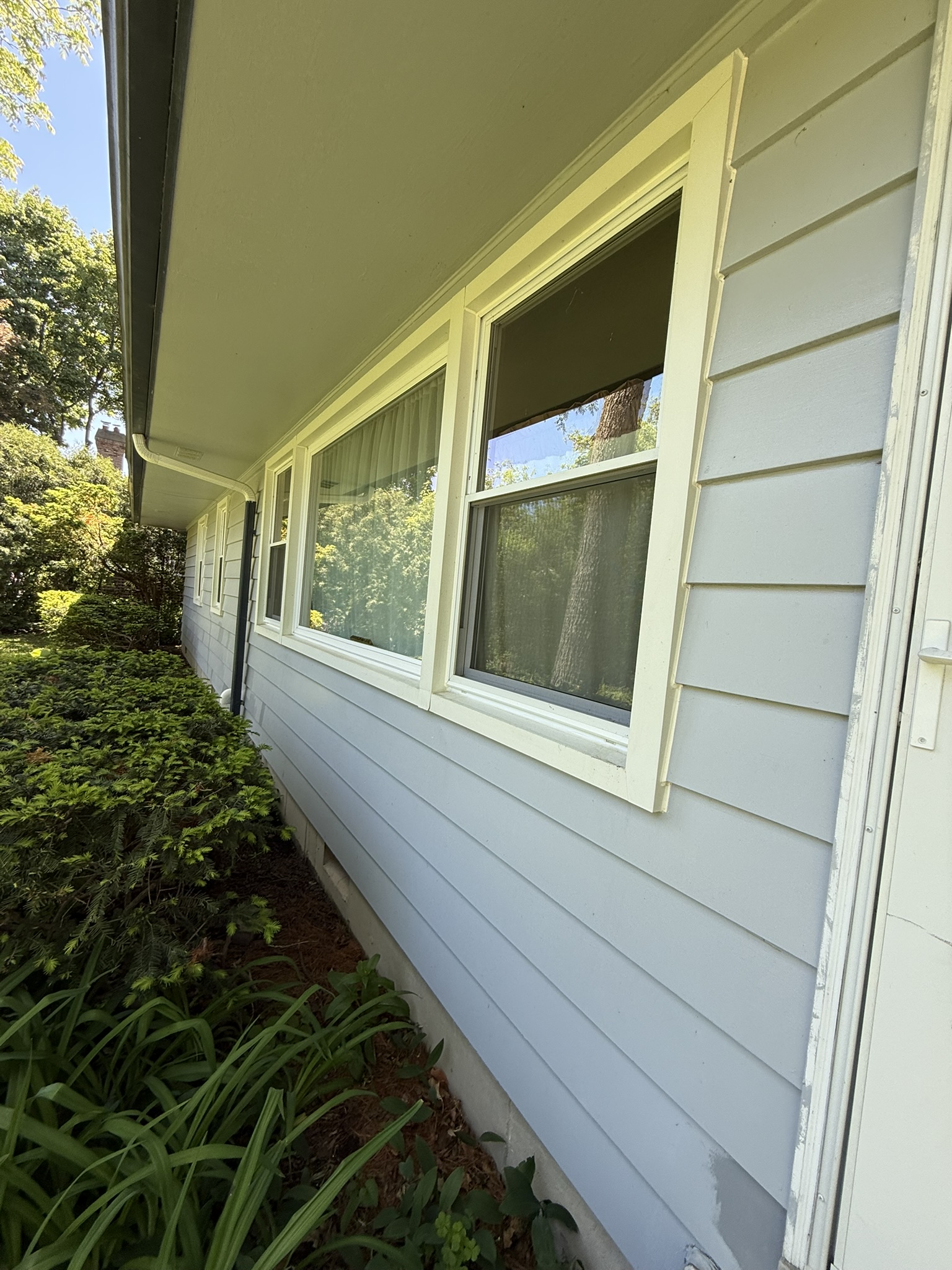 Saint Charles exterior repaint, Preparation · Siding and window details